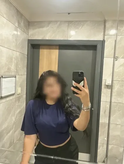 Alexandra, 20