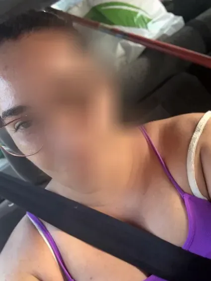 Amina, 37
