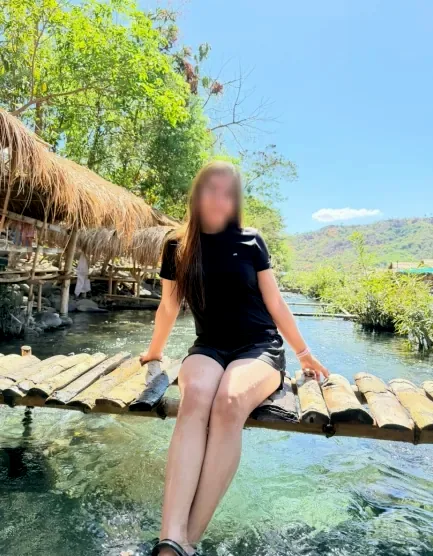 Astrid, 29