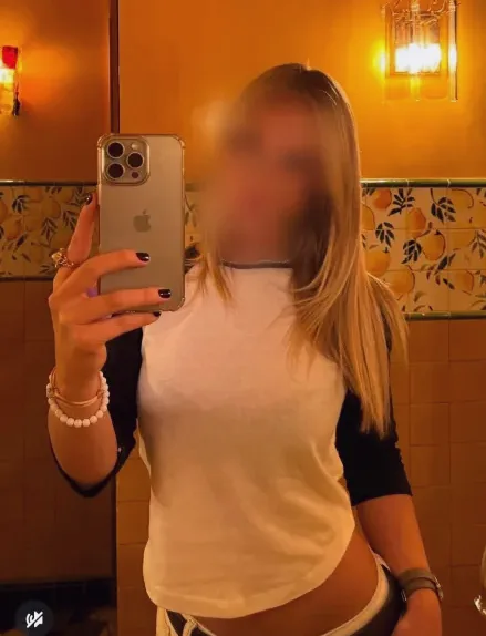 Clara, 29