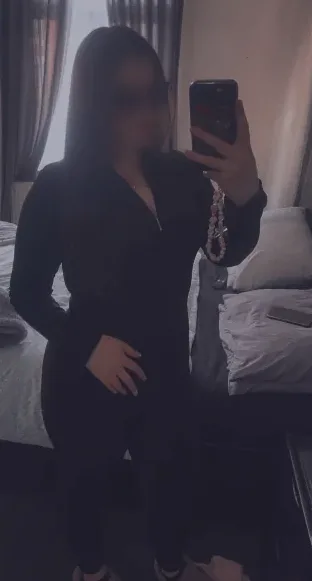 Doris, 25