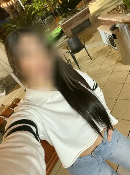Doris, 24