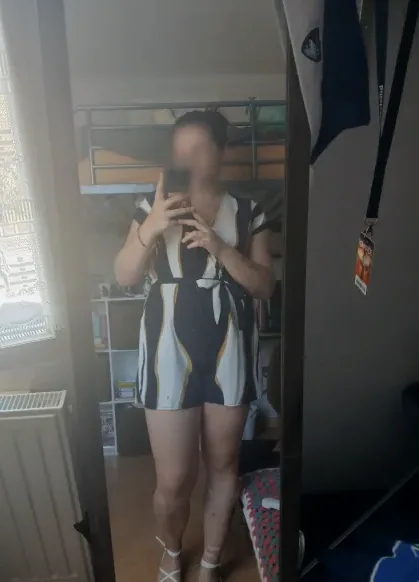 Elisabeth, 22