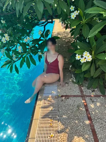 Emilia, 33