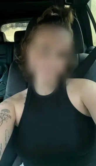 Emma, 35