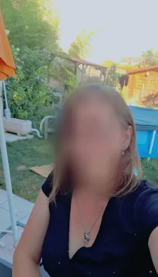 Leonie, 37