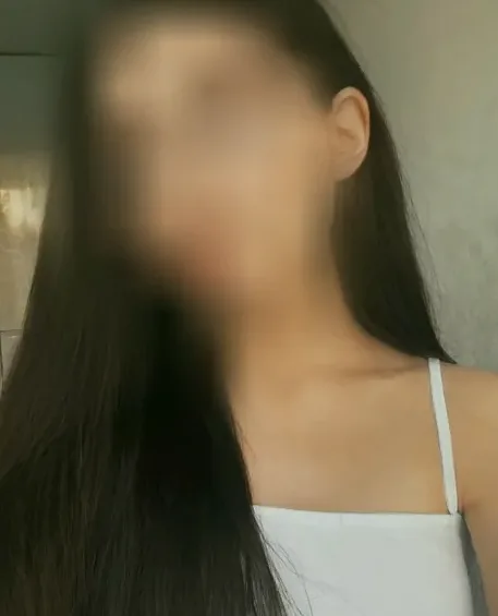 Lilly, 23