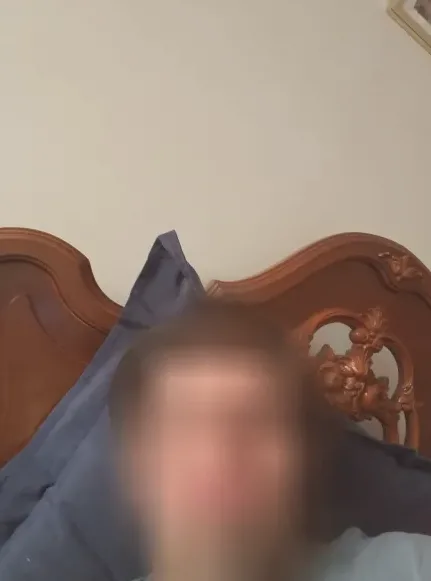Manuela, 24
