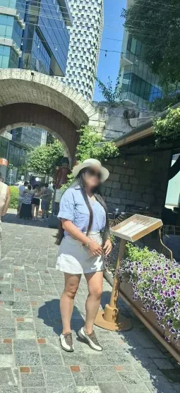 Marie, 35