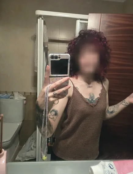 Nadine, 36
