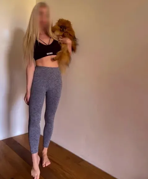 Nikolina, 24