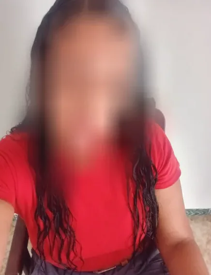 Paula, 36