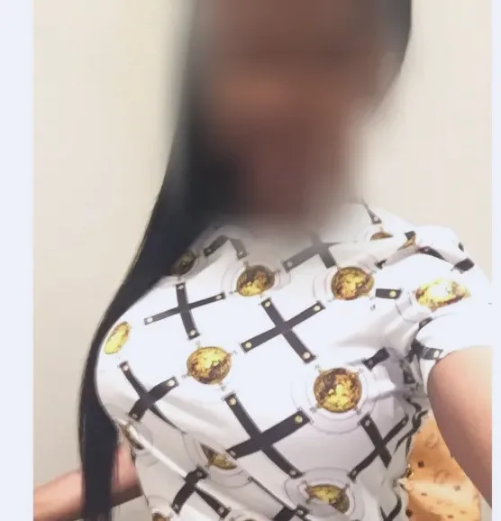 Paula, 36