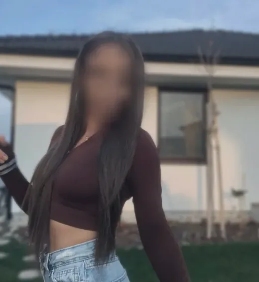 Sabrina, 32