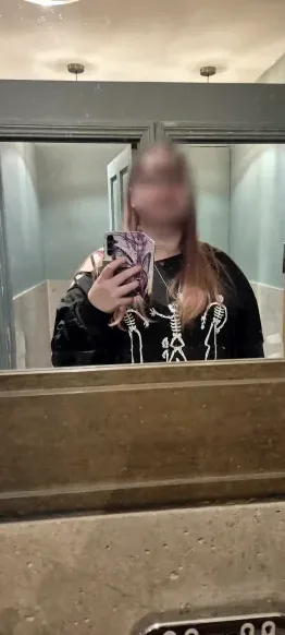Simone, 21