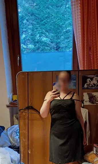 Theresa, 27